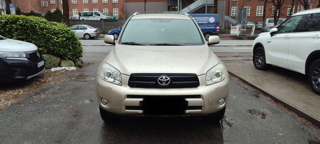 Toyota RAV 4 209.262 km 5.900 &euro; hamburg 20539