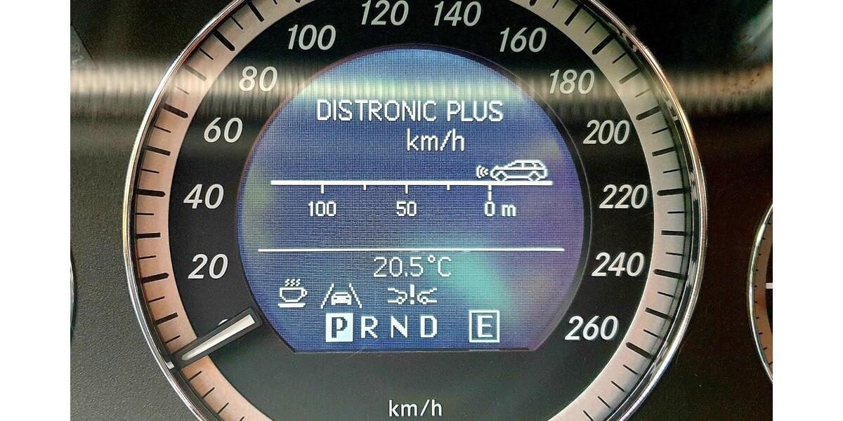 Mercedes-Benz E-Klasse 267.000 km 9.900 &euro; Hamburg 20038