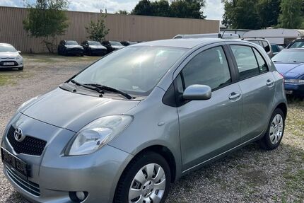 Toyota Yaris 123.001 km 3.490 &euro; Elmshorn 25337