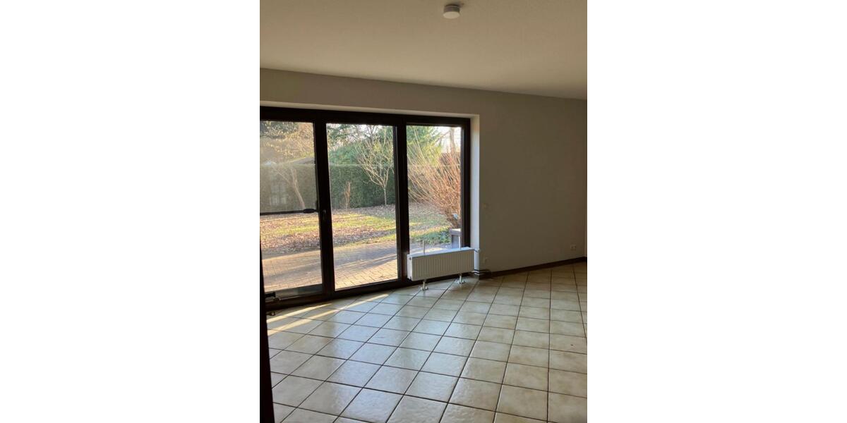 Doppelhaushälfte Pinneberg - 9 Zimmer, 132 m&sup2;, 1.750&euro; | Angebot:25538749