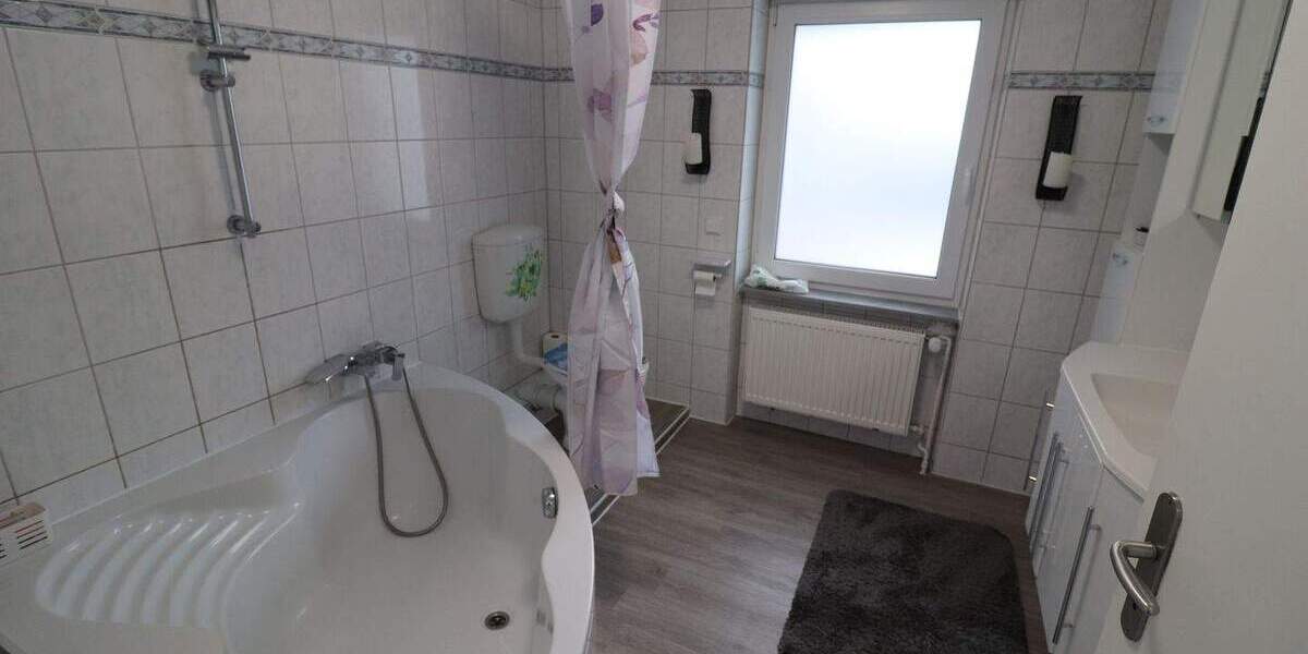 Einfamilienhaus Groß Niendorf - 7 Zimmer, 215 m&sup2;, 695.000&euro; | Angebot:25769322