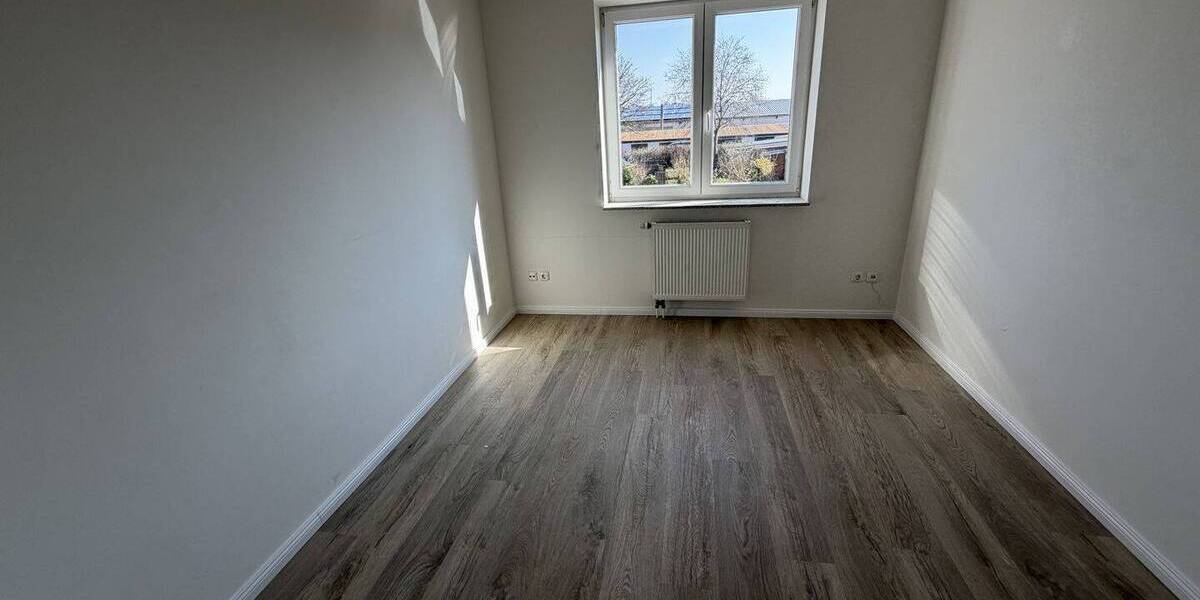 Etagenwohnung Uetersen - 3 Zimmer, 97 m&sup2;, 1.200&euro; | Angebot:25995752