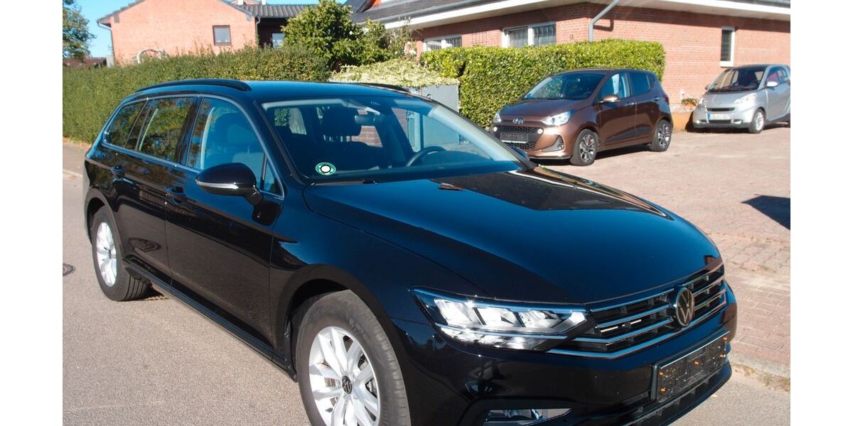 VW Passat Variant 23.392 km 27.990 &euro; Braak 22145