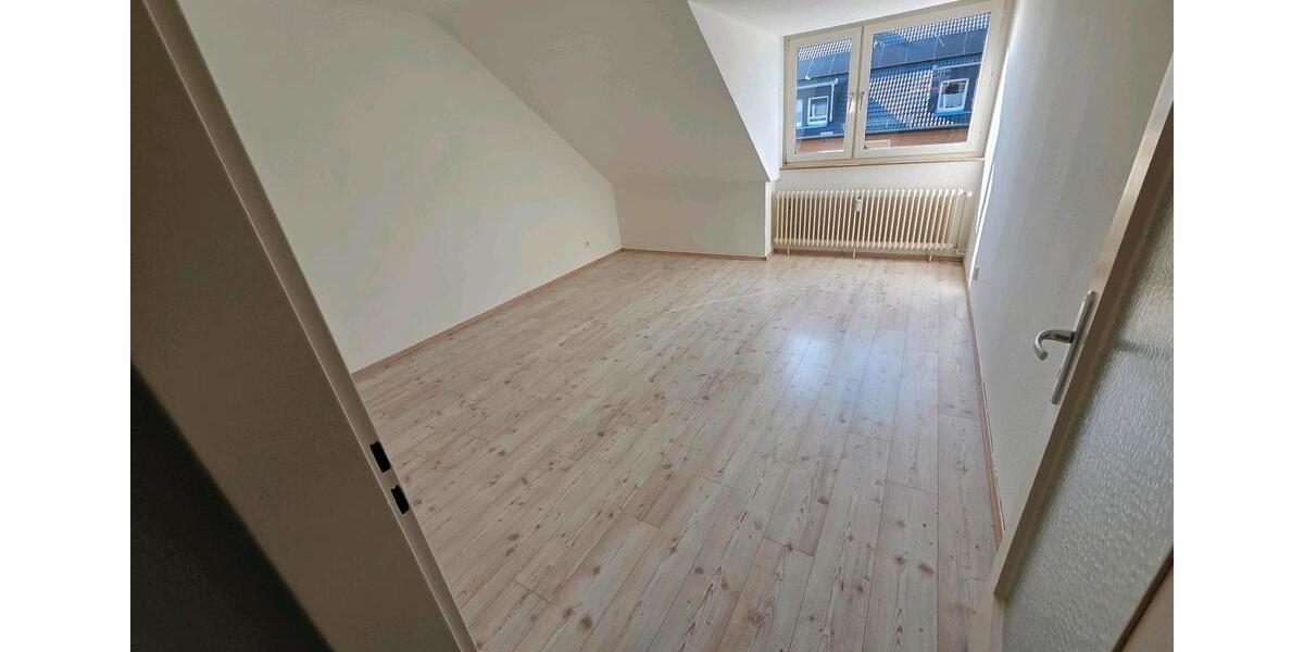 Dachgeschoßwohnung Uetersen - 3 Zimmer, 63 m&sup2;, 890&euro; | Angebot:25922610