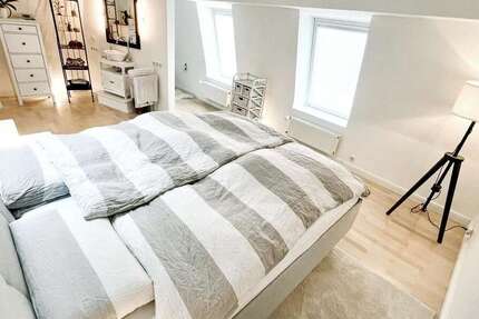 Haus Hamburg Wandsbek - 7 Zimmer, 240 m&sup2;, 3.620&euro; | Angebot:27087528
