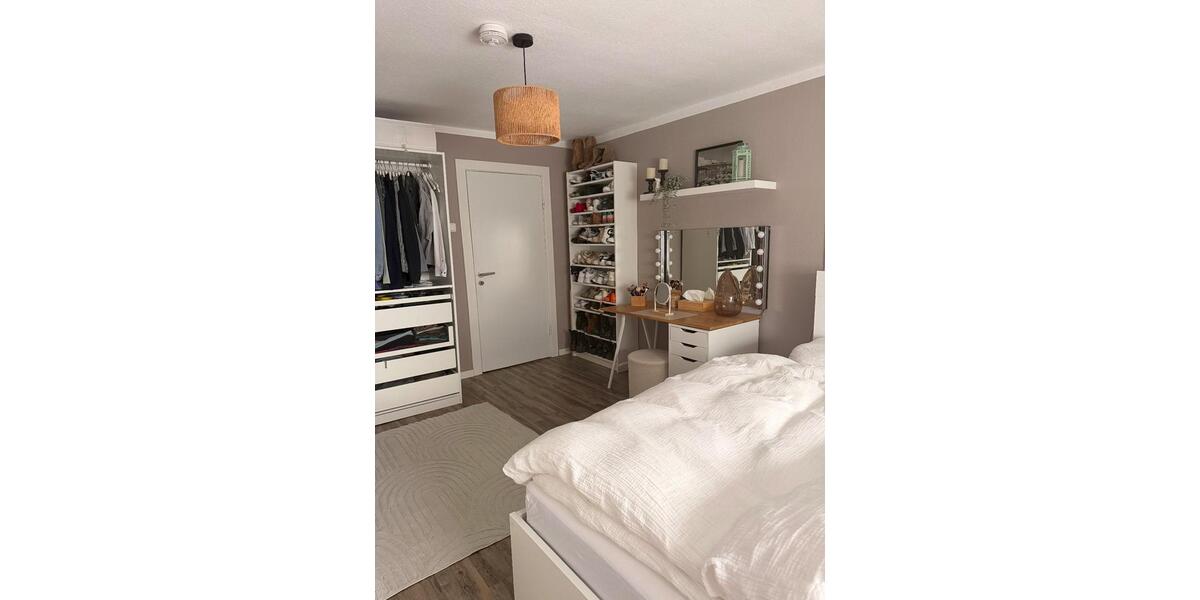 Dachgeschoßwohnung Pinneberg - 3 Zimmer, 63 m&sup2;, 750&euro; | Angebot:25963515