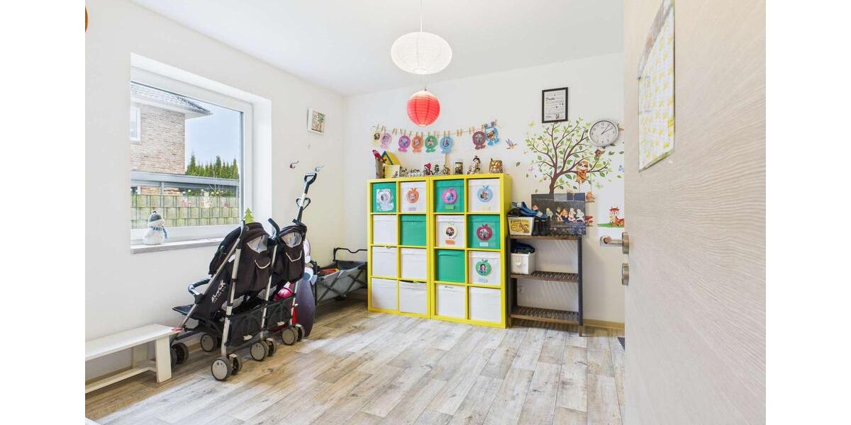 Etagenwohnung Lasbek - 6 Zimmer, 160 m&sup2;, 2.400&euro; | Angebot:25963322