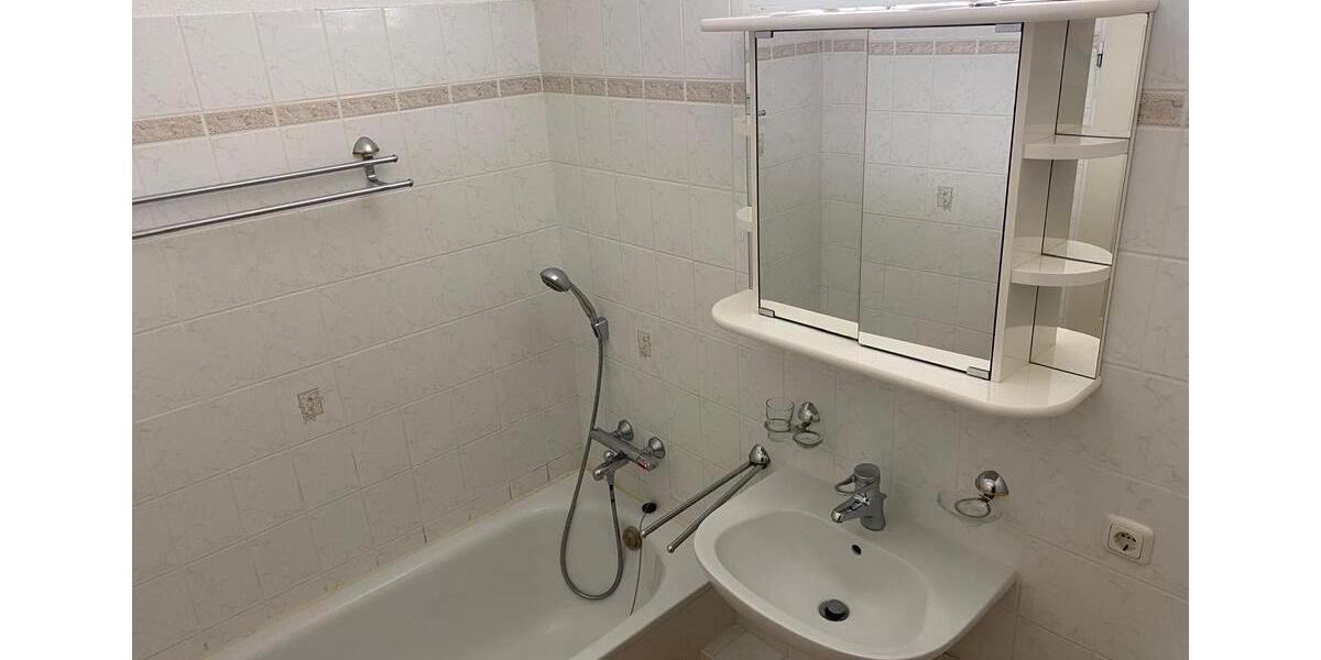 Etagenwohnung Hamburg Wandsbek - 1 Zimmer, 83 m&sup2;, 950&euro; | Angebot:25166694