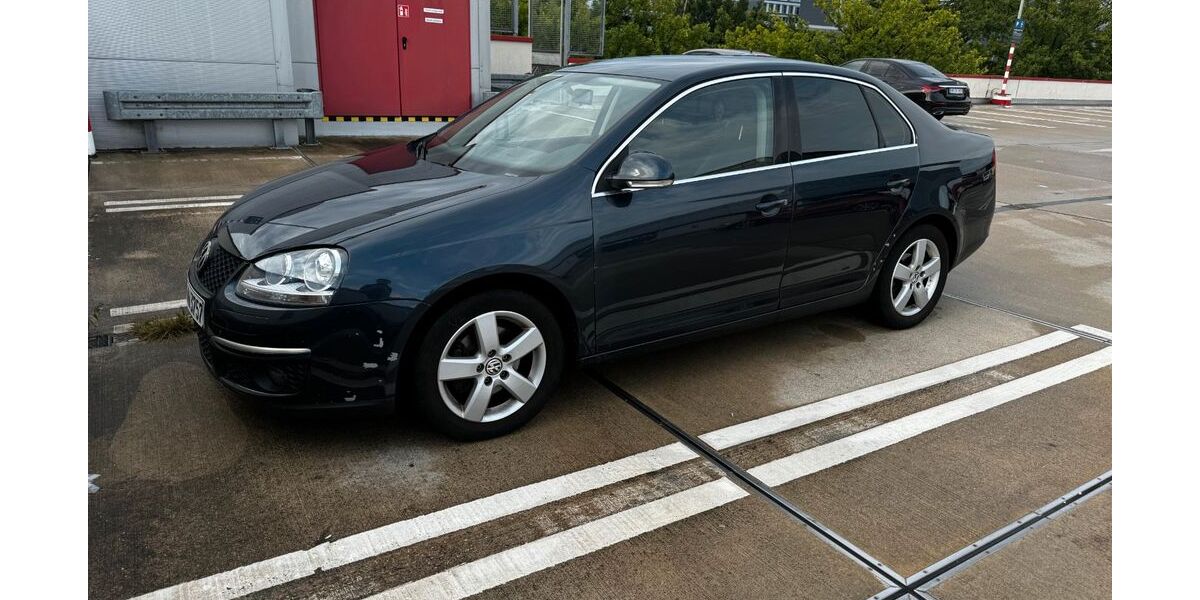 VW Jetta 222.000 km 2.900 &euro; Hamburg 22179