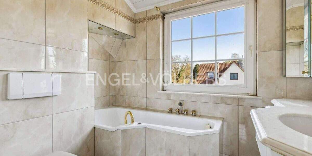 Mehrfamilienhaus, Wohnhaus Ammersbek Siedlung Daheim-Heimgarten - 8 Zimmer, 174 m&sup2;, 498.000&euro; | Angebot:25701558