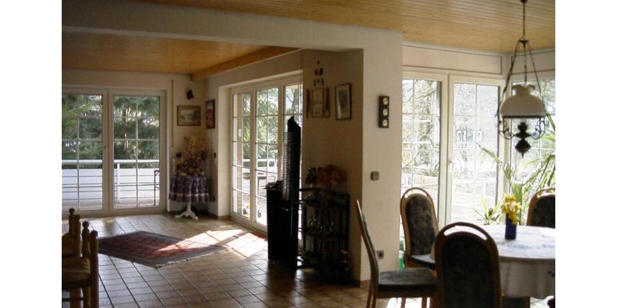 Etagenwohnung Hamburg Harburg - 4 Zimmer, 180 m&sup2;, 1.980&euro; | Angebot:23773026