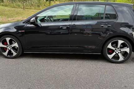 VW Golf 134.000 km 14.400 &euro; HAMBURG 22529