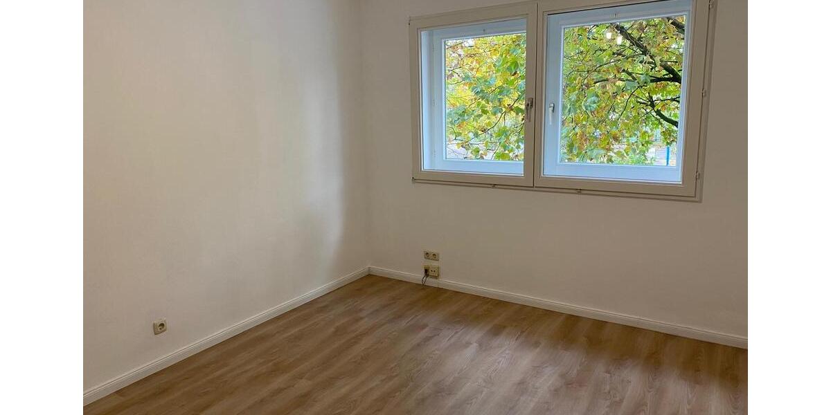 Etagenwohnung Hamburg Wandsbek - 1 Zimmer, 83 m&sup2;, 950&euro; | Angebot:25166694