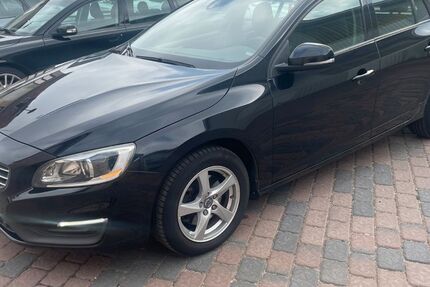 Volvo V60 176.500 km 9.480 &euro; Barsbüttel 22885