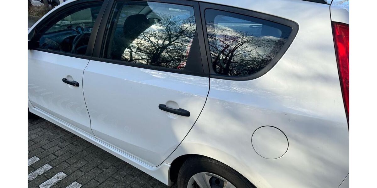 Hyundai i30 182.000 km 3.700 &euro; Hamburg 22145