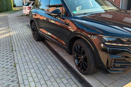 VW Touareg 42.000 km 49.000 &euro; Hamburg 22587