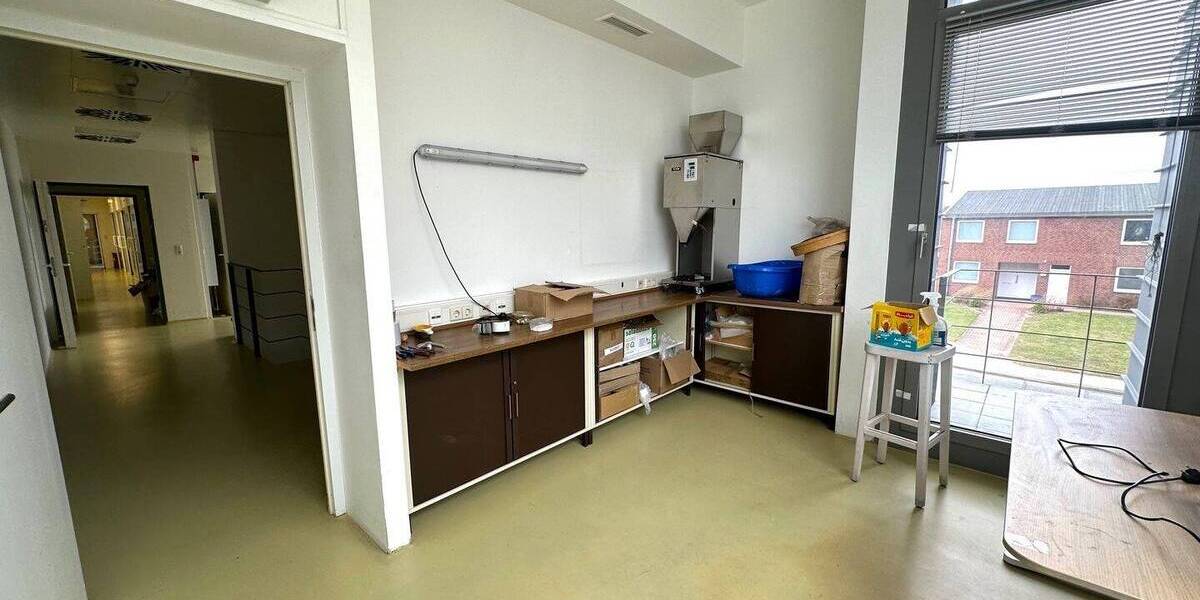 Gewerbeobjekt Barsbüttel - 9 Zimmer, 122 m&sup2;, 1.464&euro; | Angebot:25692078