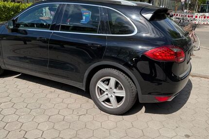Porsche Cayenne 85.700 km 30.400 &euro; Hamburg 22459