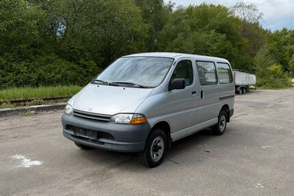 Toyota Hiace 177.499 km 5.500 &euro; HAMBURG 22113