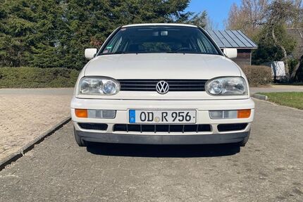 VW Golf 115.100 km 3.499 &euro; Elmenhorst 23869
