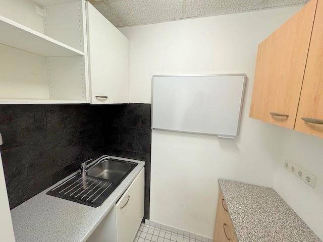 Gewerbeobjekt Ahrensburg - 6 Zimmer, 172 m&sup2;, 1.640&euro; | Angebot:25696643