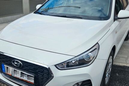 Hyundai i30 38.590 km 12.600 &euro; Hamburg 20539