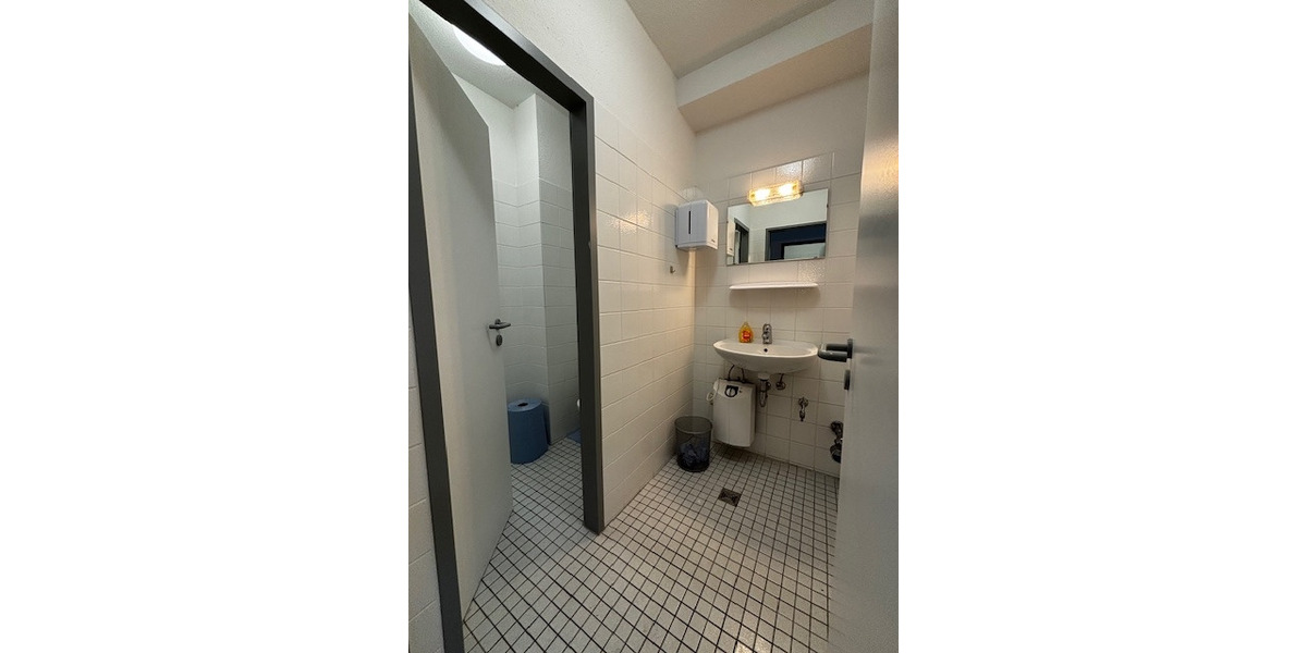 Gewerbeobjekt Ahrensburg - 8 Zimmer, 293 m&sup2;, 3.100&euro; | Angebot:25895547