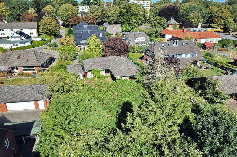 Winkelwalmdachbungalow im Dornröschenschlaf sucht Familie zum Wachküssen * Schatz im Garten inkl. * - Einfamilienhaus Bad Bramstedt | Angebot:10386644
