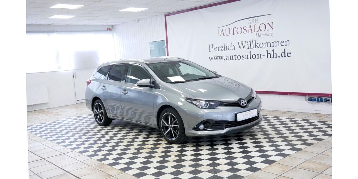 Toyota Auris Touring Sports 88.357 km 15.999 &euro; Hamburg 22399