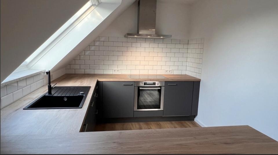 Dachgeschoßwohnung Hamburg Eimsbüttel - 2 Zimmer, 92 m&sup2;, 1.890&euro; | Angebot:24690183