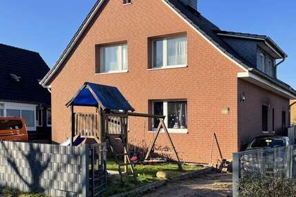 Haus Norderstedt - 8 Zimmer, 147 m&sup2;, 599.000&euro; | Angebot:24446782