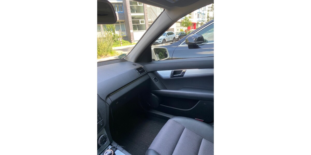 Mercedes-Benz C-Klasse Kombi 108.000 km 8.600 &euro; Hamburg 20038