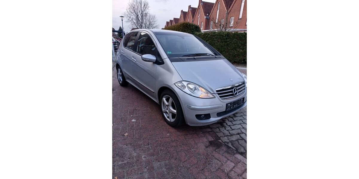 Mercedes-Benz A 180 207.000 km 1.899 &euro; Oststeinbek 22113