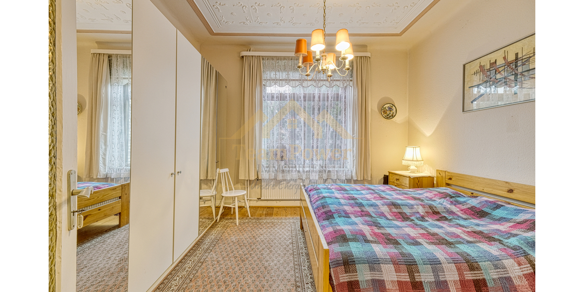 Rarität in Bestlage: Historischer Charme mit 2 Wohneinheiten, Wintergarten und sonnigem Grundstück - Zweifamilienhaus Hamburg Wandsbek | Angebot:25365900