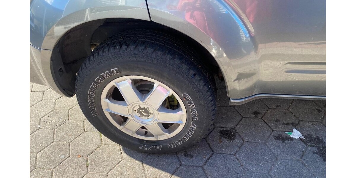 Nissan Pathfinder 253.000 km 8.500 &euro; Hamburg 20038