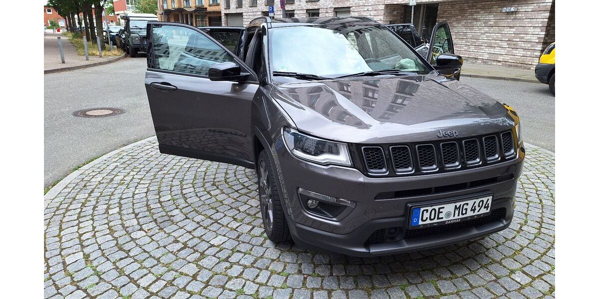 Jeep Compass 122.000 km 13.990 &euro; Hamburg 20459