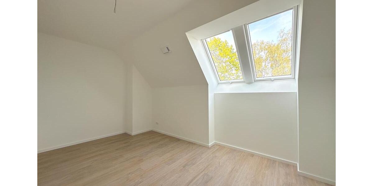 Dachgeschoßwohnung Stapelfeld - 5 Zimmer, 120 m&sup2;, 2.158&euro; | Angebot:25868125