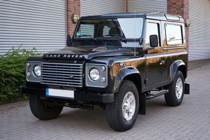 Land Rover Defender 119.325 km 33.335 &euro; Moorrege 25436