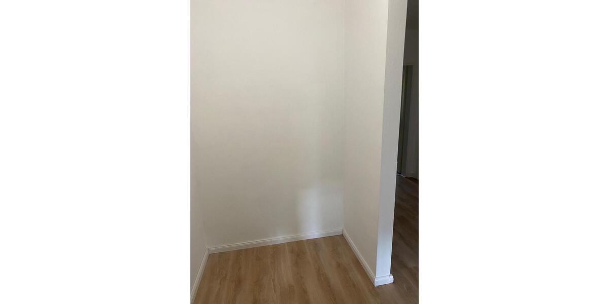 Etagenwohnung Hamburg Wandsbek - 1 Zimmer, 83 m&sup2;, 950&euro; | Angebot:25166694