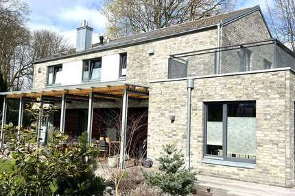 Haus Ahrensburg - 6.5 Zimmer, 465 m&sup2;, 2.499.000&euro; | Angebot:27221993