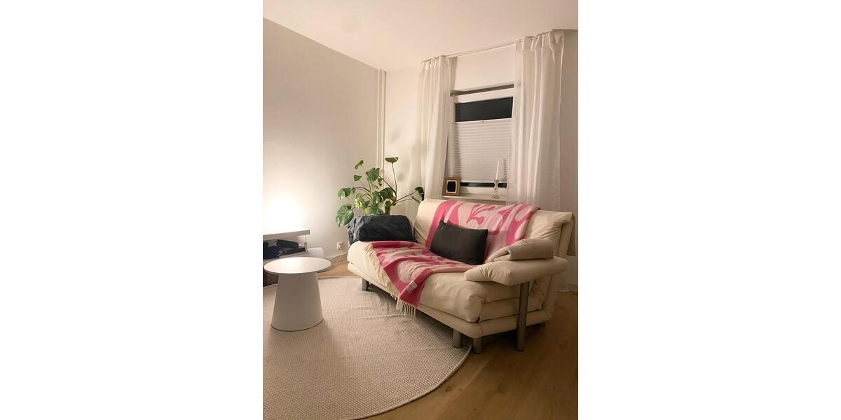 Erdgeschoßwohnung Hamburg Winterhude - 1 Zimmer, 37 m&sup2;, 1.100&euro; | Angebot:25929573