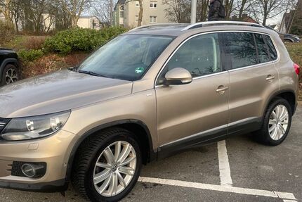 VW Tiguan 84.300 km 11.999 &euro; Hamburg 22523