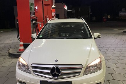 Mercedes-Benz C-Klasse Kombi 108.000 km 8.600 &euro; Hamburg 20038