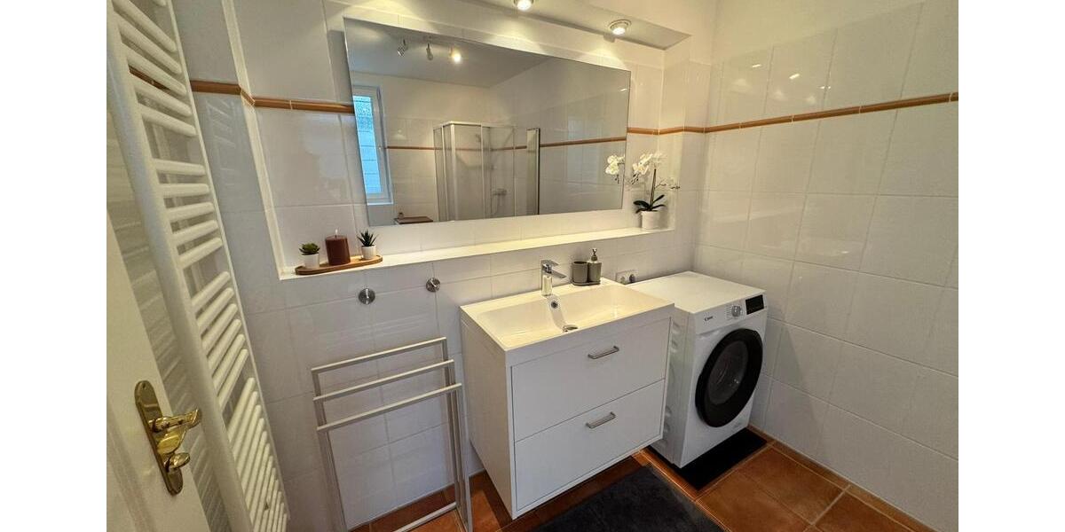 Etagenwohnung Nahe - 2 Zimmer, 66 m&sup2;, 1.200&euro; | Angebot:25172952