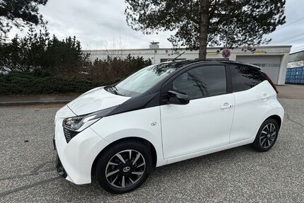 Toyota Aygo (X) 28.967 km 9.790 &euro; Barsbüttel 22885
