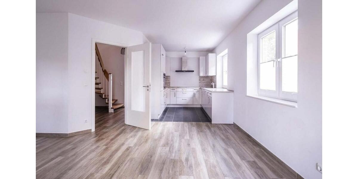 Reihenhaus Pinneberg - 6 Zimmer, 152 m&sup2;, 2.300&euro; | Angebot:23647033