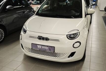 Fiat 500e 7.700 km 19.990 &euro; Hamburg 22525