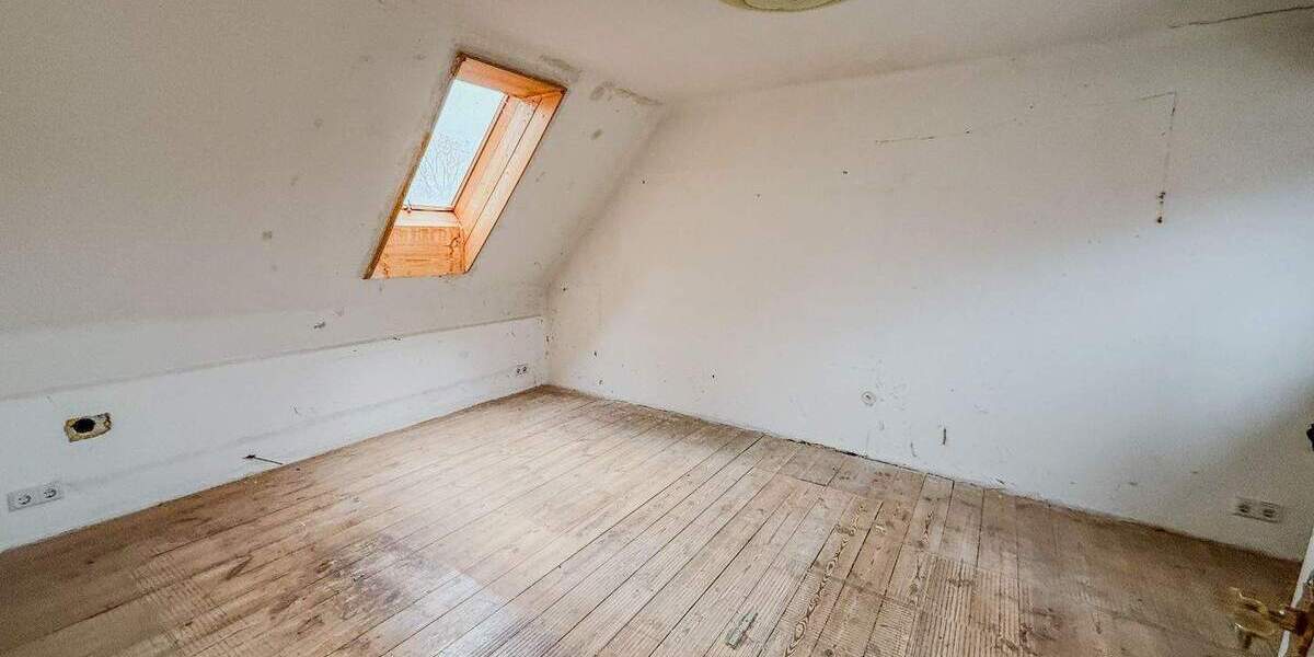 Doppelhaushälfte Hamburg Langenhorn - 3 Zimmer, 127 m&sup2;, 125.000&euro; | Angebot:25679203