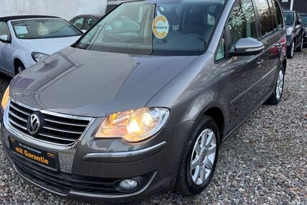 VW Touran 124.000 km 9.900 &euro; Hamburg 22045