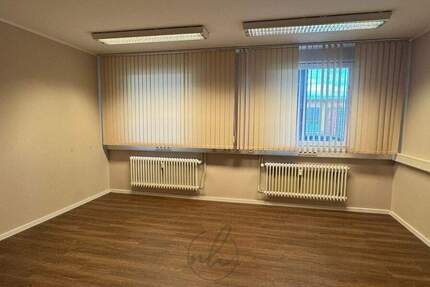 Gewerbeobjekt Barsbüttel - 3 Zimmer, 130 m&sup2;, 1.250&euro; | Angebot:26028160